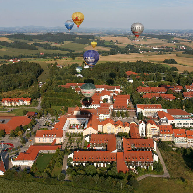 Möchten Sie das St. Wolfgang von oben sehen? Dann eignet sich dazu eine Heißluftballonfahrt hervorragend. Die Region sieht von oben sogar noch schöner und grüner aus.