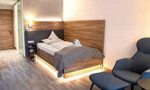 Schön arrangierte Hotelzimmer mit moderner Ausstattung in Bad Griesbach