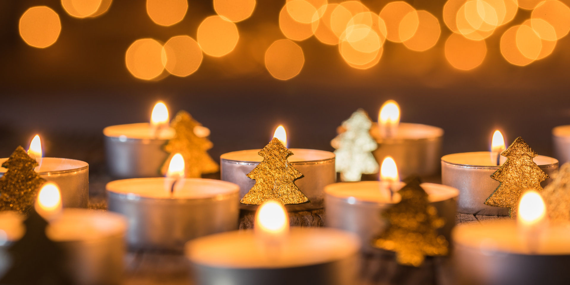 Adventsdekoration mit Kerzen - buchen Sie den Adventszauber bei uns im St. Wolfgang