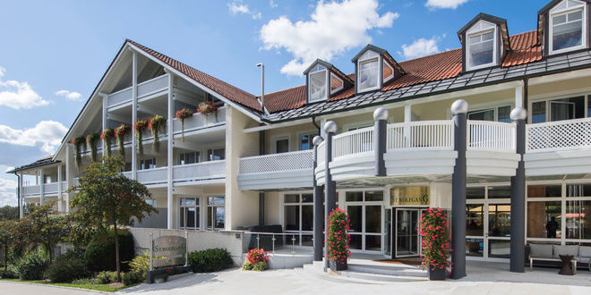 Klinik und Hotel St. Wolfgang - von außen wie von innen ein schöner Ort zum Genesen und Wohlfühlen.