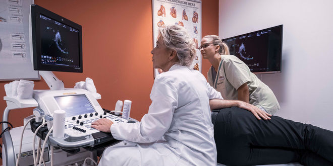 In der Asklepios Klinik Bad Griesbach kümmern sich die Ärzte und Ärztinnen um Ihr Wohl