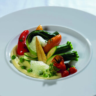 Unser beliebtes Themenbuffet oder Vorspeisen- und Dessertbuffet finden Sie bei uns in den St. Wolfgang Restaurantstuben