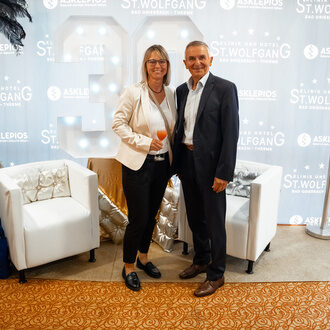 Unsere Badezimmer vom Hotel St. Wolfgang in Bad Griesbach sind mit Baderoben, Badeschlappen, Seife, Duschgel und allem ausgestattet, was Sie gebrauchen k&ouml;nnten.